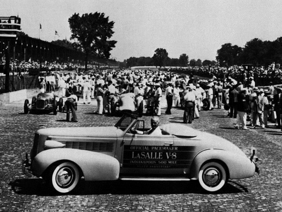  LaSalle Convertible Coupe Indy 500 Pace Car (37-5067) 1937 года  (фото 2 из 2)